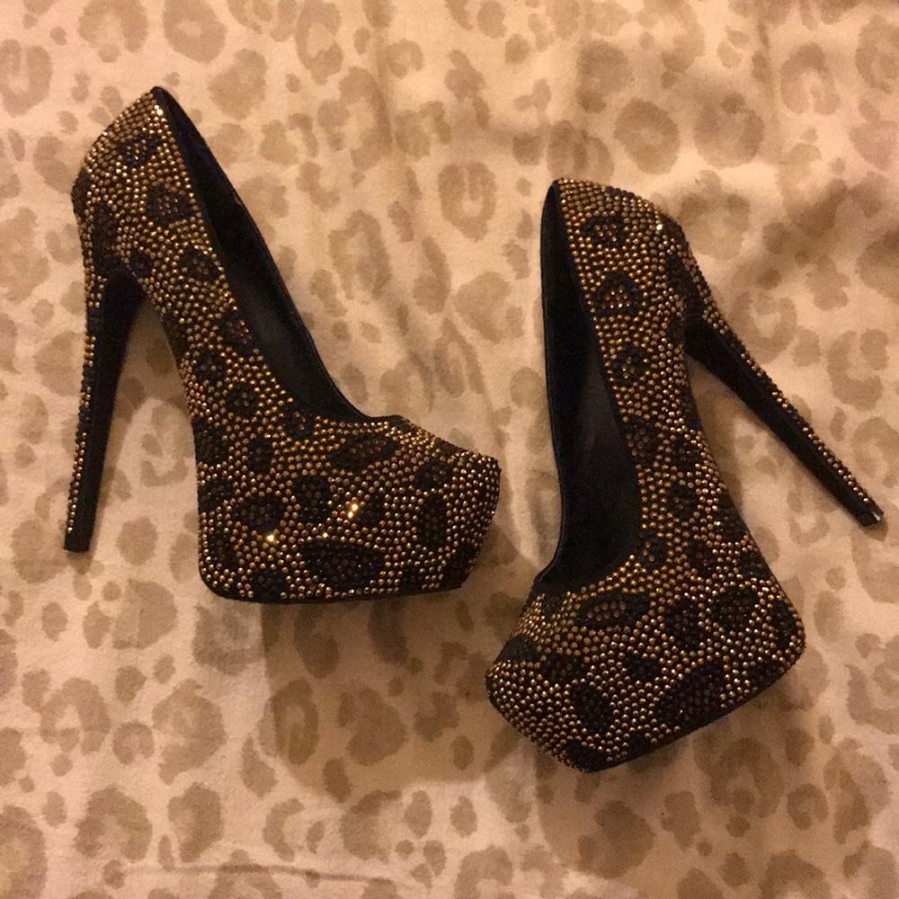 Steve Madden Dyvinal Platform Pump (7.5)